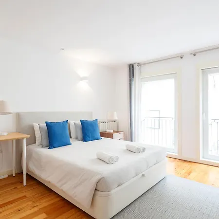 Shared In Bairro Alto - Chiado Проживание в семье