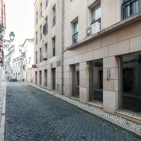 Shared In Bairro Alto - Chiado Проживание в семье *